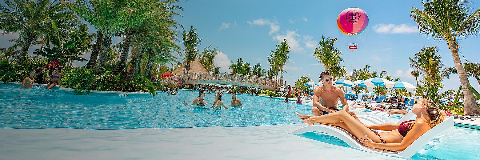 perfect-day-coco-cay-oasis-lagoon-family-swimming