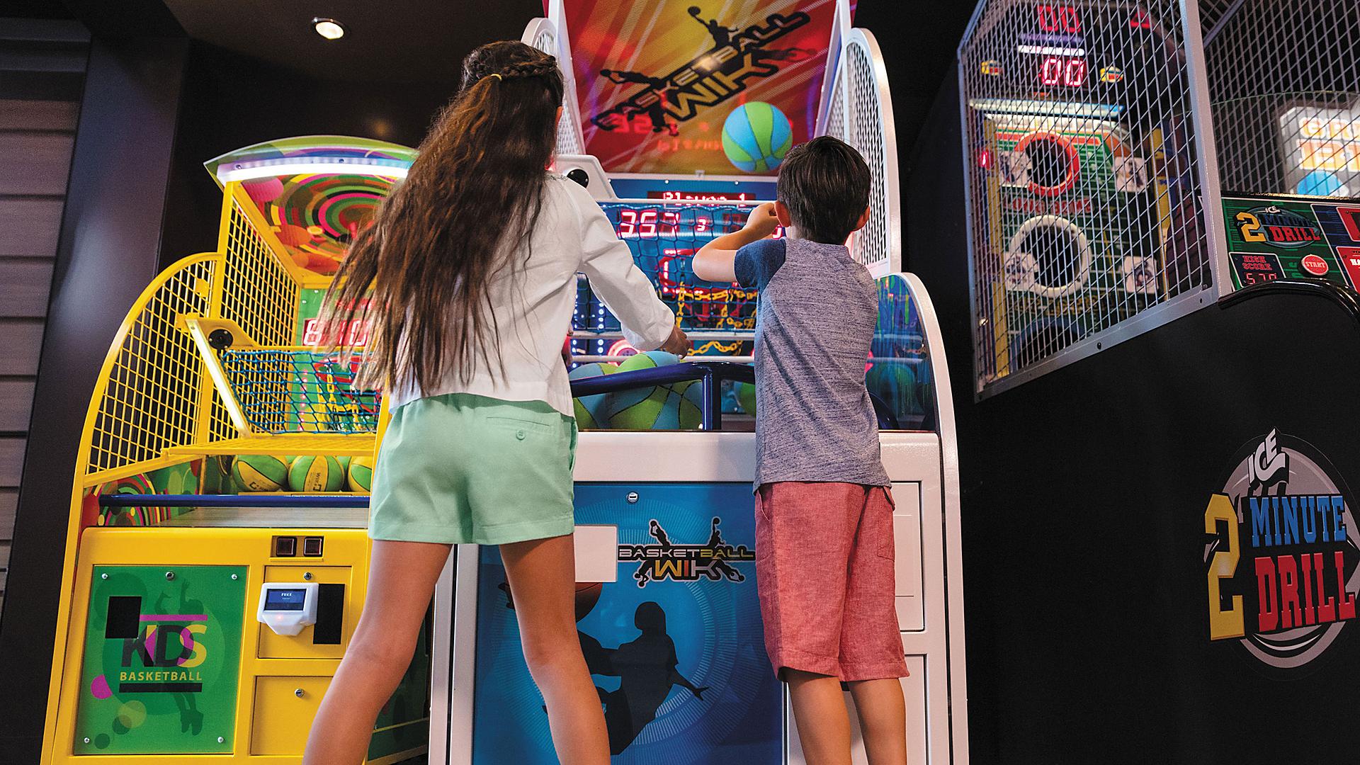 arcade-kids-playing-basketball