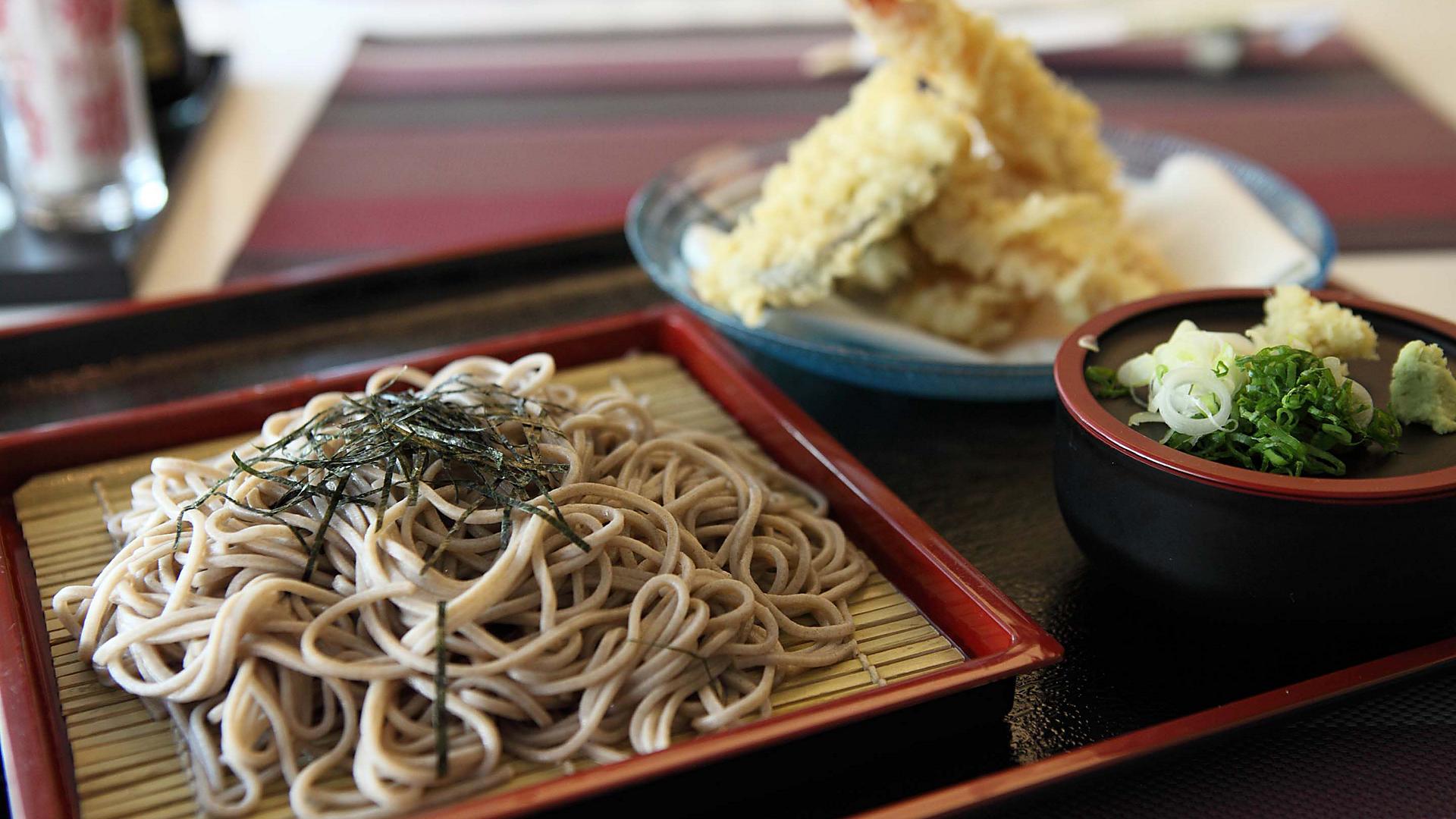japan-soba-noodle-shop-fried-shrimp