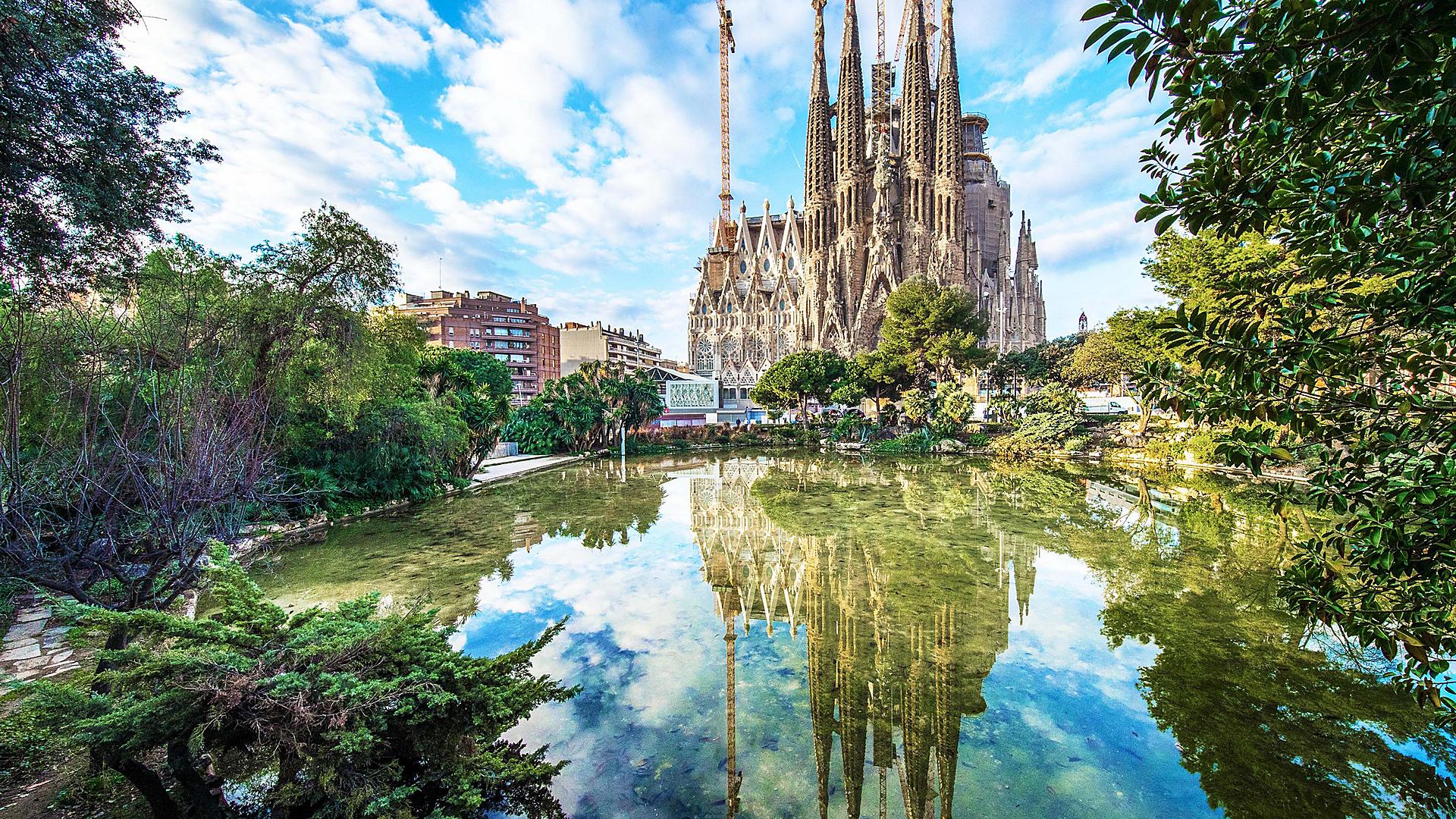 spain-barcelona-sagrada-familia-cathedral